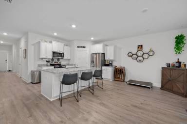 Main picture of 6196 Jenks Dr