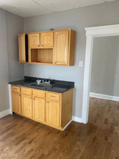 Main picture of 80 W 18th St