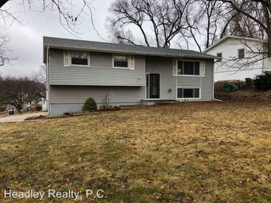 Main picture of 1414 Englewood Dr