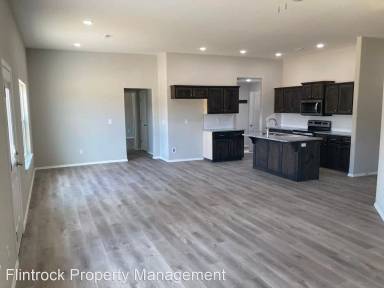 Main picture of 436 E Logan St