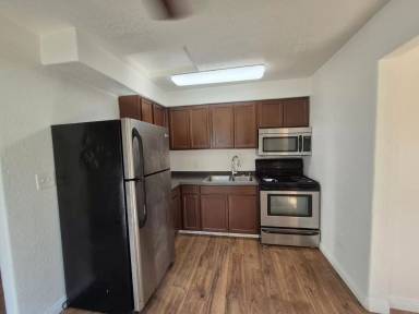Main picture of 733 S Orange Ave