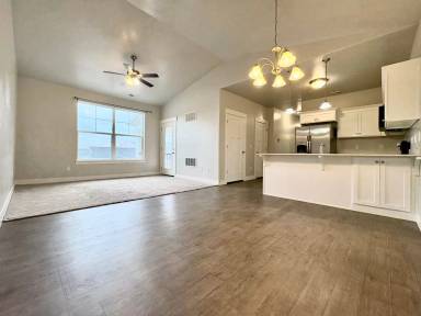 Main picture of 1093 N 3980 W