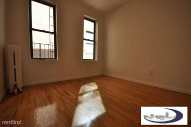 Main picture of 82 E 4th St