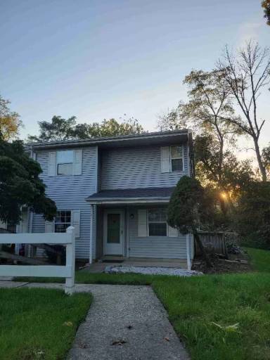Main picture of 1072 W Foxcroft Dr