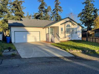 Main picture of 835 SW Fairhaven Dr