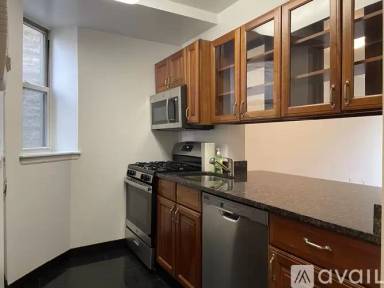 Main picture of 362 W 48th St