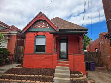 Main picture of 553 Cherokee St