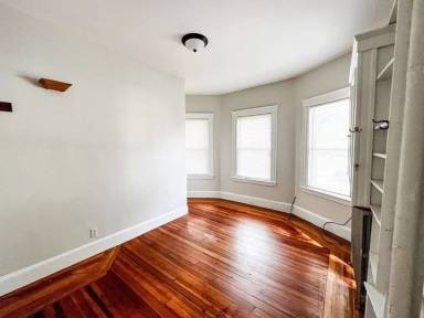 Main picture of 18 Winslow Rd