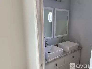 Main picture of 1324 SE 6th Ave