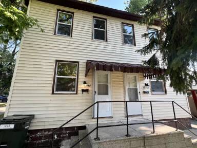 Main picture of 991-993 Reinhard Ave