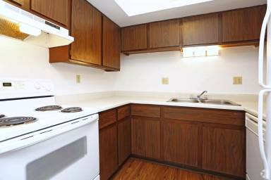 Main picture of Crestwood Apartment