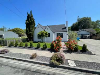 Main picture of 610 La Verne Ave