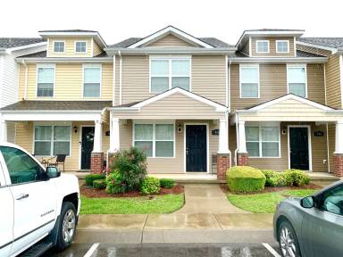 Main picture of 305 Sam Houston Cir