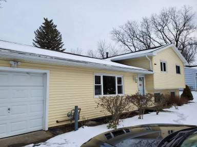Main picture of 32 Golden Rod Ln