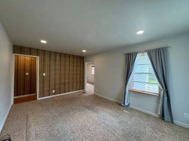 Main picture of 623 W Shoshone Rd