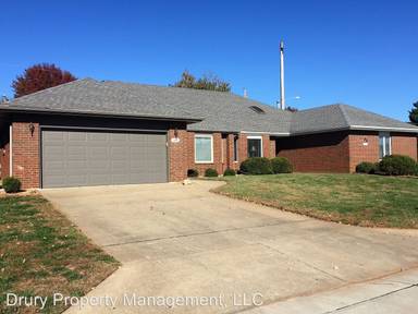 Main picture of 1421 E Powell St