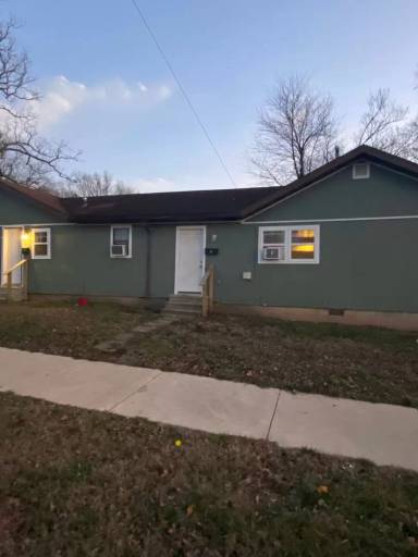 Main picture of 1537 N Lyon Ave