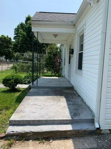 Main picture of 720 Addison Ave