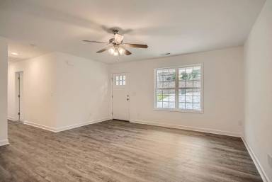 Main picture of 111 Cumberland Ct SW