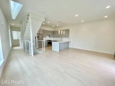 Main picture of 15 Kirkwood Ave