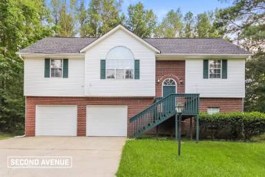 Main picture of 430 Eagles Nest Cir