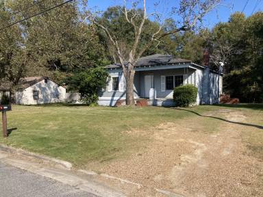 Main picture of 4240 Valley Rd