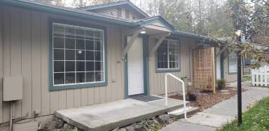 Main picture of 360 Carter Ave