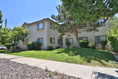 Main picture of 1049 Watt St