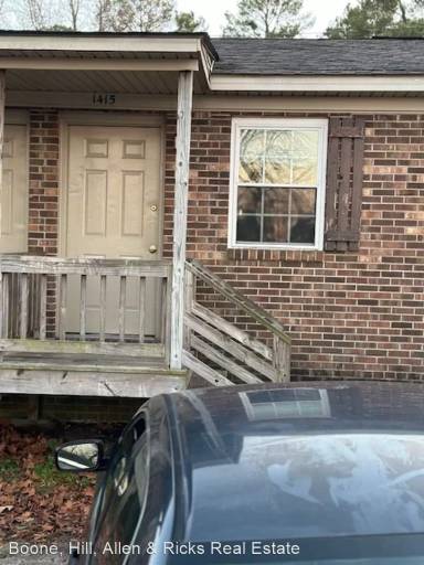 Main picture of 1401 Huffines Ave