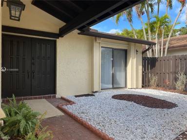 Main picture of 11340 SW 136th Ave