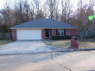 Main picture of 27 Green Oak Cir
