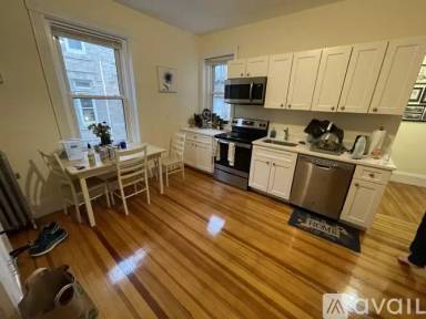 Main picture of 11 Englewood Ave