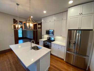 Main picture of 101 1/2 King Ave