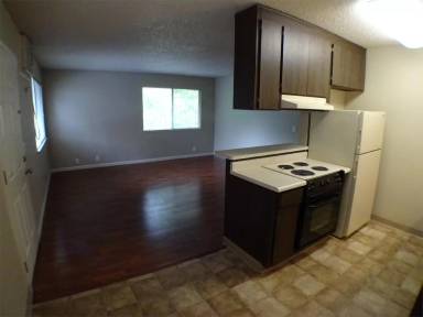 Main picture of 623 W 6th Ave