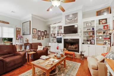 Main picture of 5822 Willow Ridge Dr
