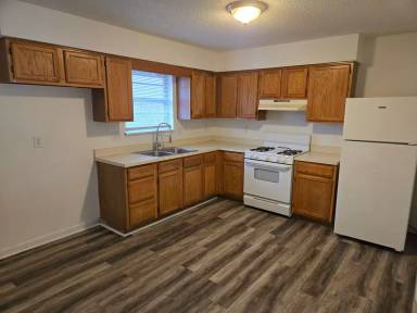 Main picture of 416 S 73rd Ter