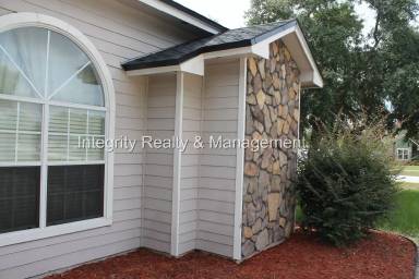 Main picture of 2915 Whirlaway Ct