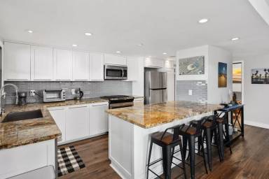 Main picture of 188 Date Ave