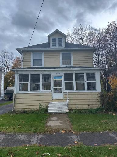 Main picture of 19 Lake Ave