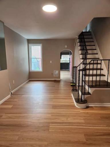 Main picture of 1457 Moss St