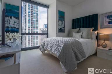 Main picture of 70 E Lake St