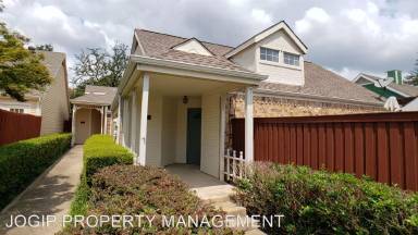 Main picture of 18055 Whispering Gables Ln
