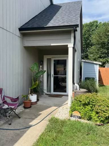 Main picture of 2341 Surrey Dr