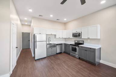 Main picture of 214 S Main St