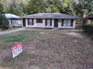 Main picture of 1904 N McGuire Ave