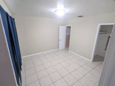 Main picture of 196 NW 34th Ave