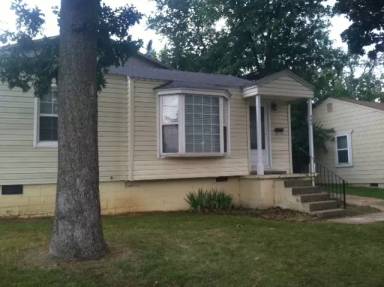 Main picture of 804 W Berry St