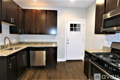 Main picture of 2649 N Sacramento Ave