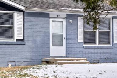 Main picture of 119 King Cole Dr