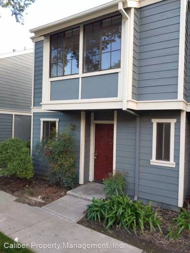 Main picture of 8762 1/2 Pine Crest Pl